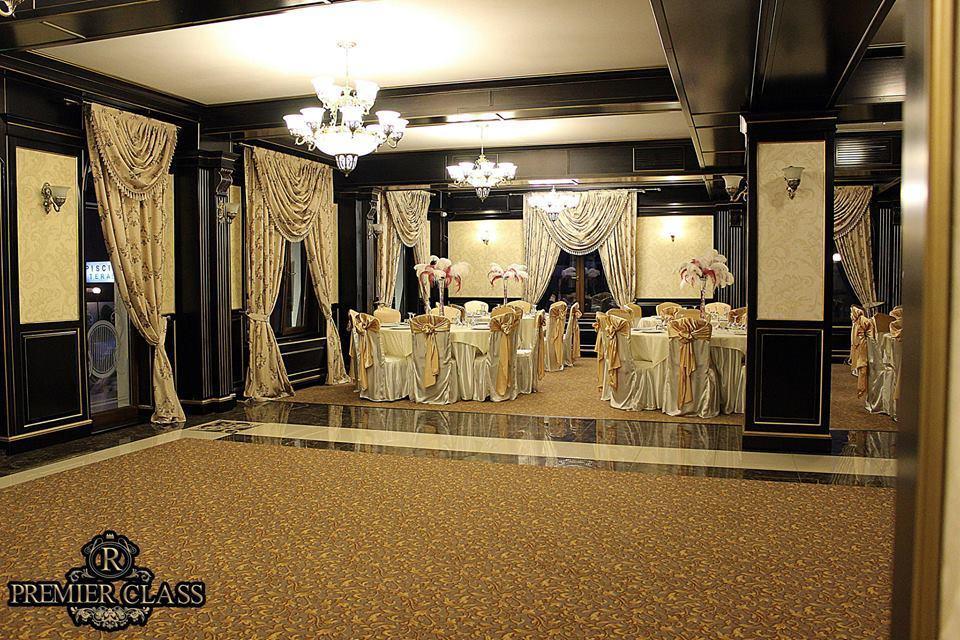 Valea Lupului  Hotel Premier Class מראה חיצוני תמונה