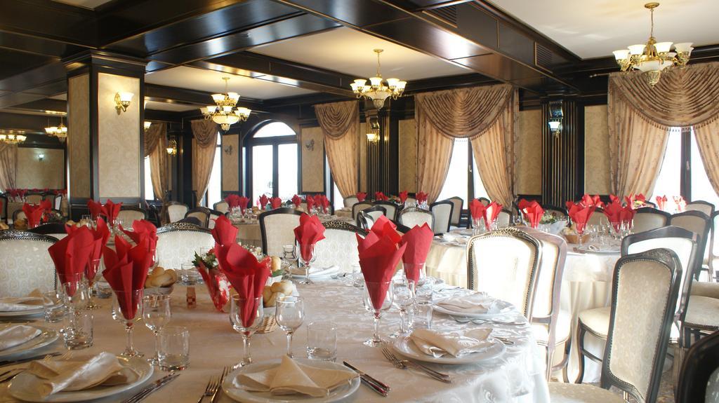 Valea Lupului  Hotel Premier Class מראה חיצוני תמונה