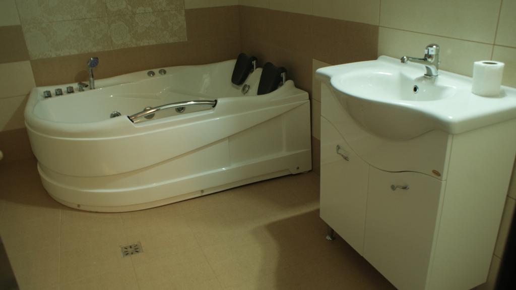 Valea Lupului  Hotel Premier Class מראה חיצוני תמונה